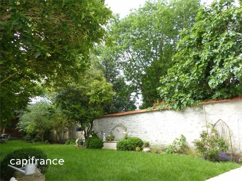 Maison - 220 m² - 9 pièces