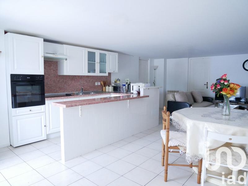 Maison - 220 m² - 9 pièces