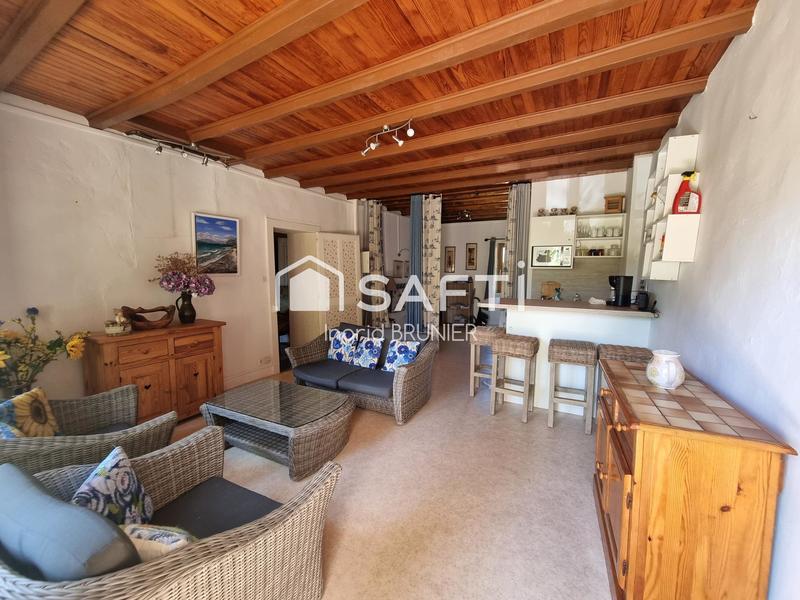 Maison - 257 m² - 9 pièces