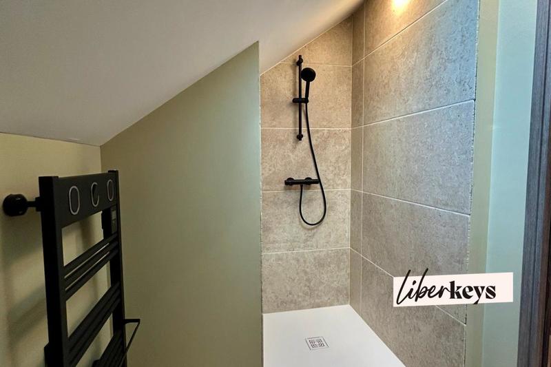 Appartement - 99 m² - 4 pièces