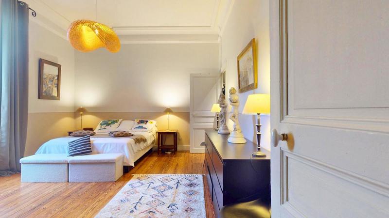 Appartement - 272 m² - 8 pièces