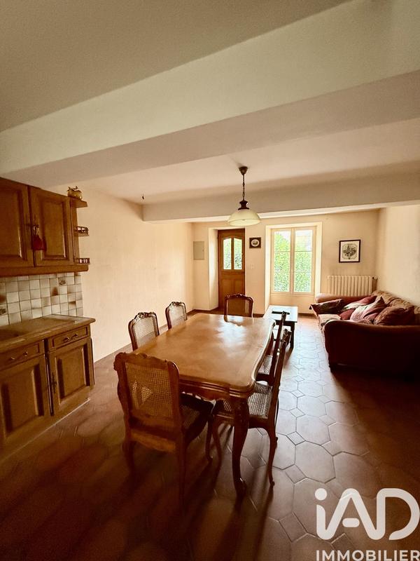 Maison - 230 m² - 7 pièces