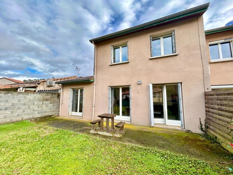 Villa - 1 m² - 5 pièces