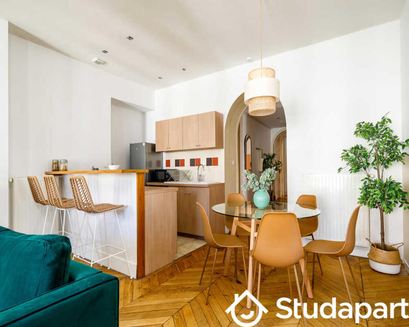 Chambre - 120 m² - 1 pièce