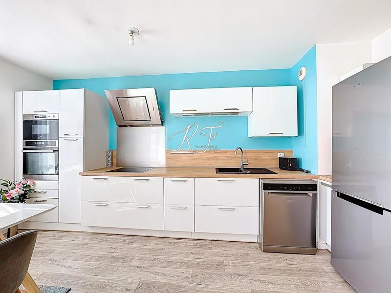 Appartement - 80 m² - 4 pièces