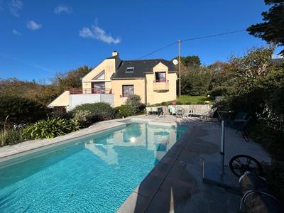 Maison - 240 m² - 6 pièces