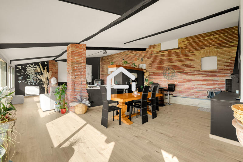 Maison - 478 m² - 12 pièces