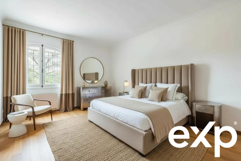 Maison - 195 m² - 8 pièces