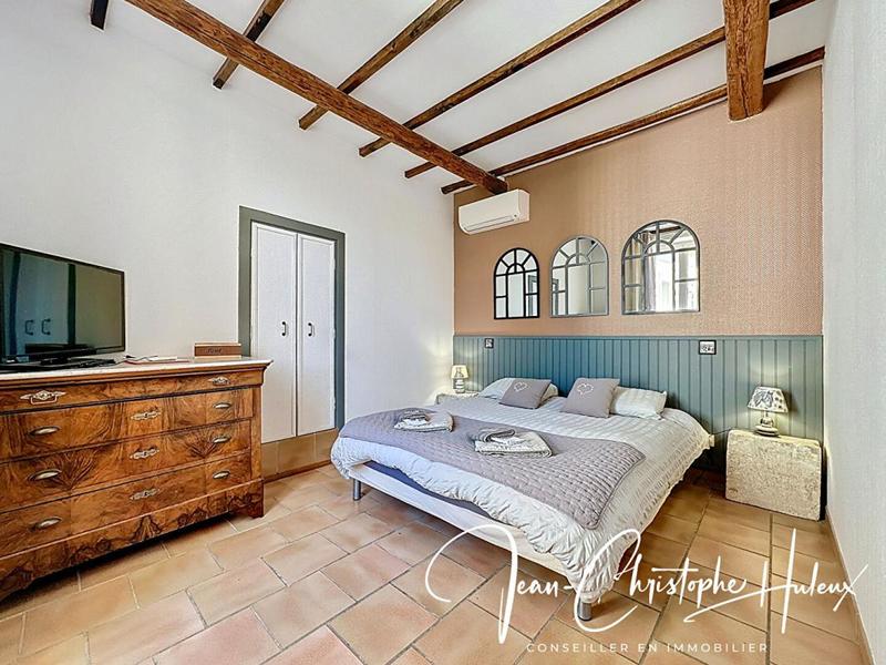 Maison - 418 m² - 18 pièces