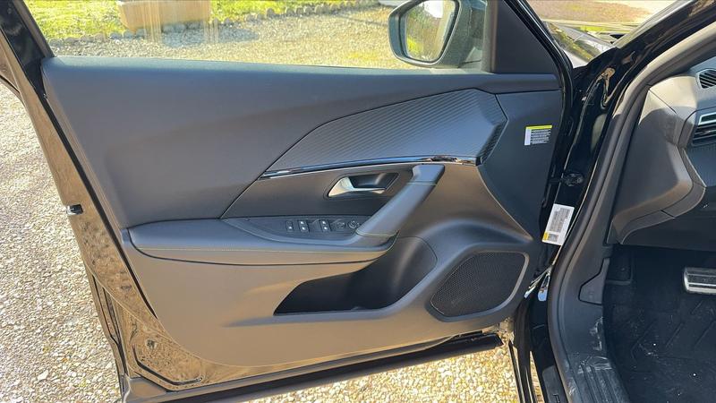 Peugeot 2008 II 1.2 Hybrid 136 e-Dsc6 Gt