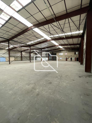 Entrepôt - 1 664 m²