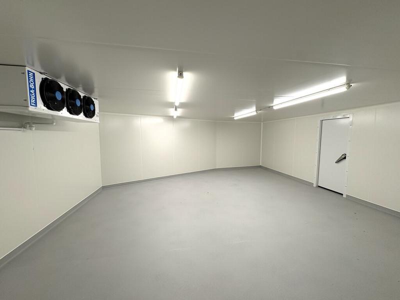 Local d'activité / Entrepôt - 700 m²