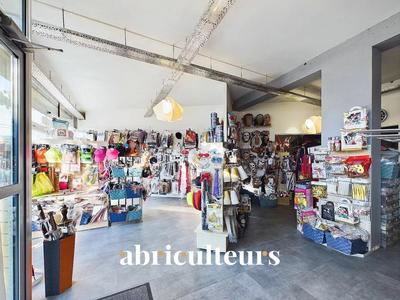 Fonds de commerce - 108 m²