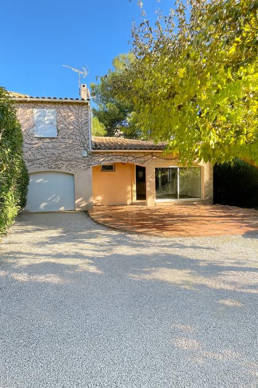 Maison - 98 m² - 4 pièces