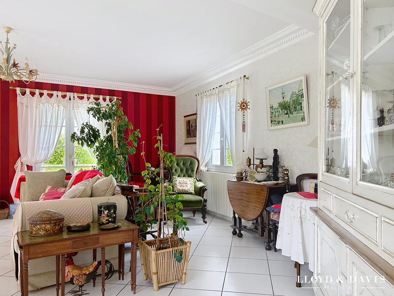 Maison - 205 m² - 6 pièces