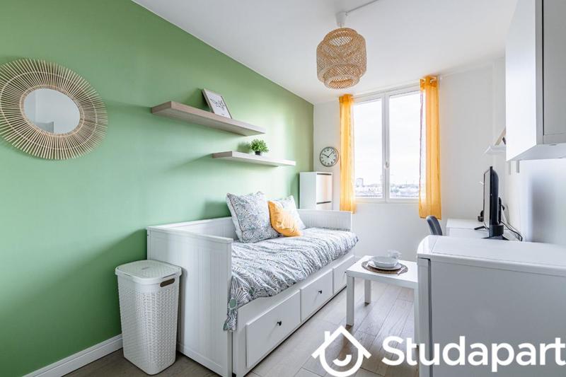 Chambre - 10 m² - 1 pièce