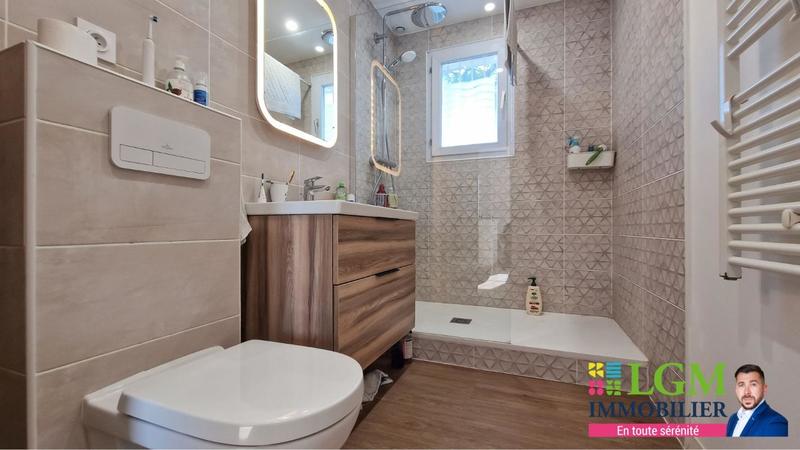 Villa - 90 m² - 5 pièces