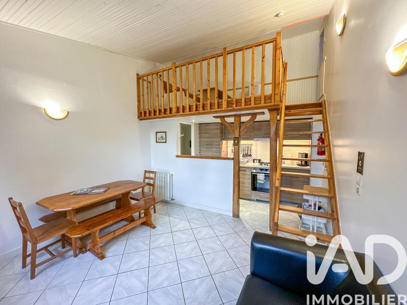 Maison - 374 m² - 17 pièces