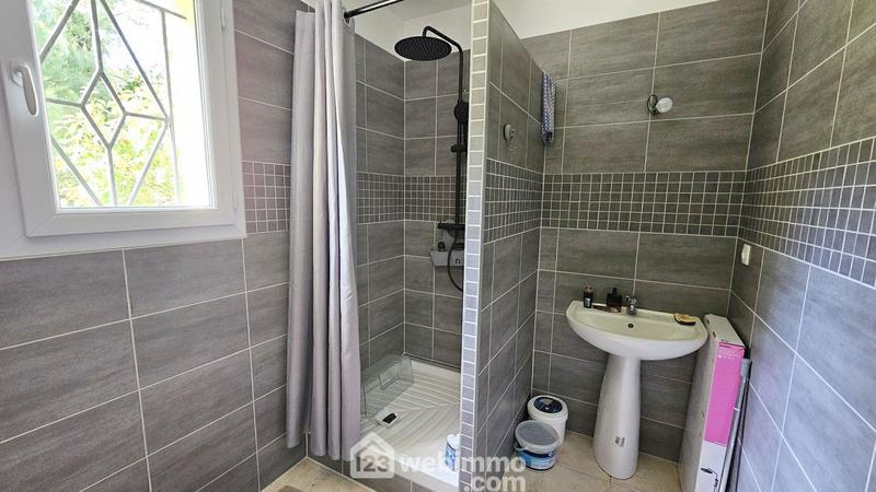 Maison - 200 m² - 8 pièces