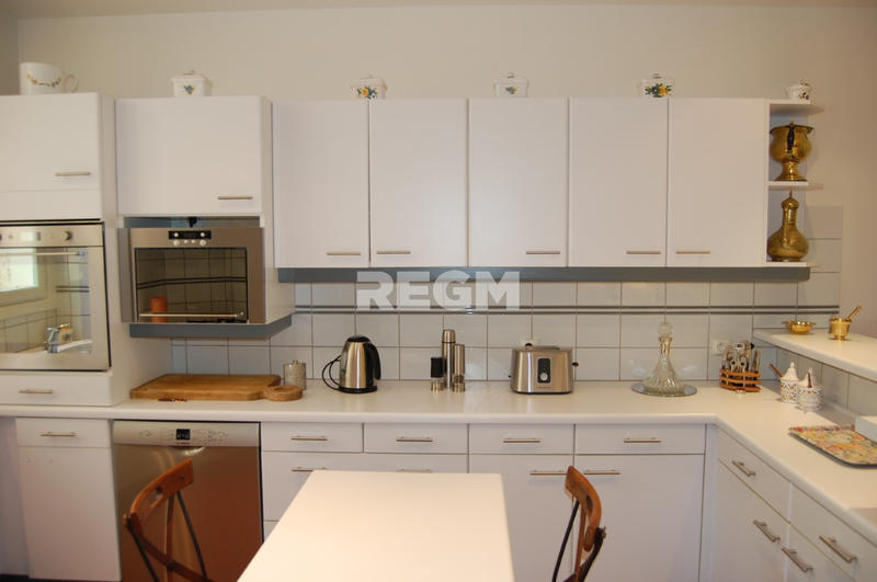 Propriété - 360 m² - 9 pièces