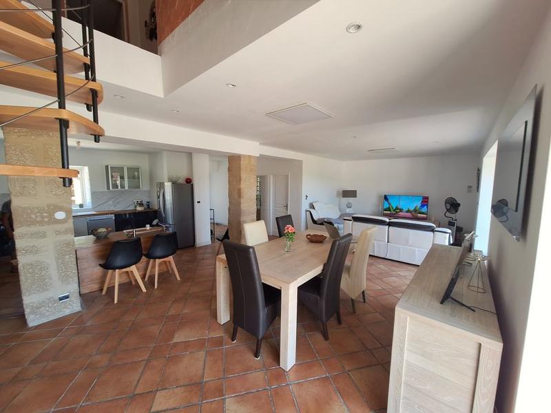 Maison - 175 m² - 5 pièces