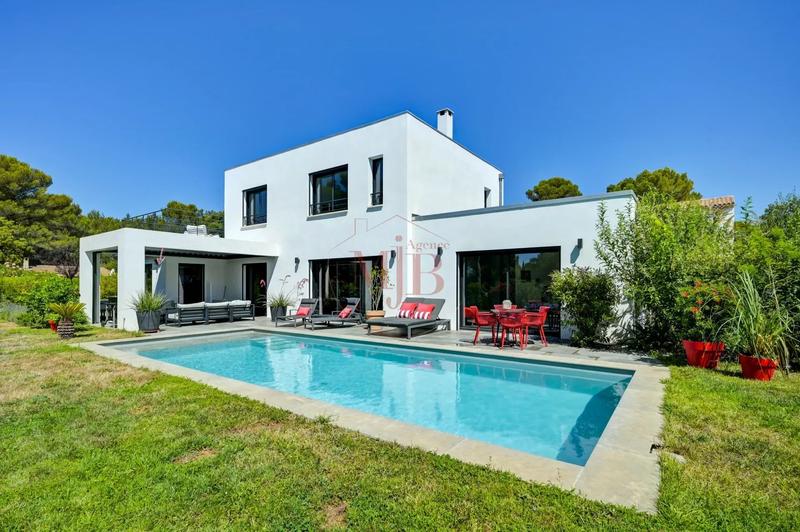 Villa - 184 m² - 5 pièces