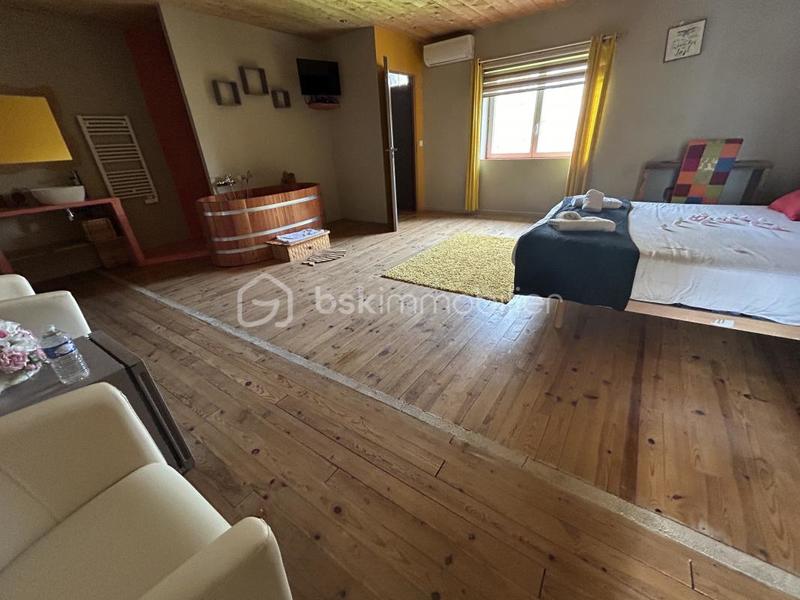 Château - 897 m² - 16 pièces