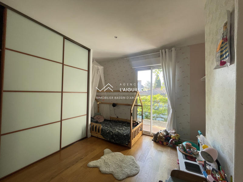 Maison - 200 m² - 7 pièces