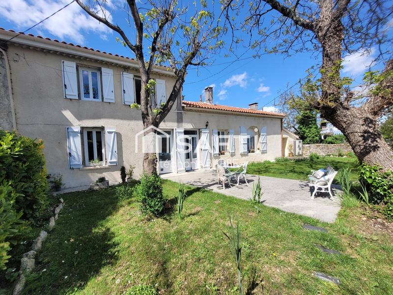 Maison - 105 m² - 5 pièces