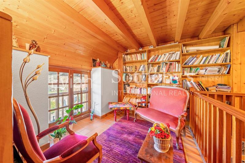 Maison - 300 m² - 11 pièces