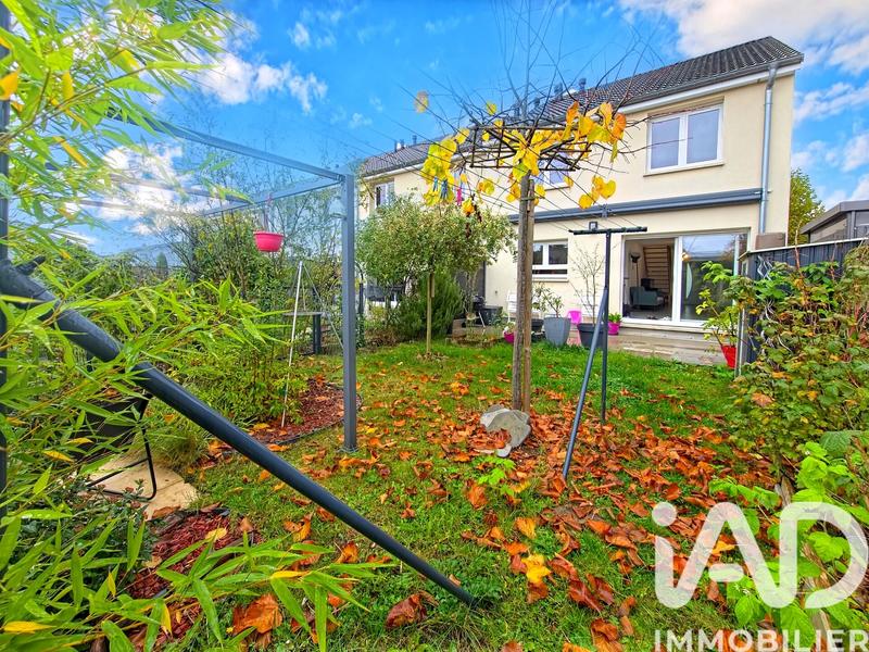 Maison - 90 m² - 5 pièces