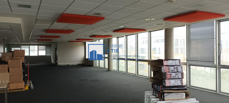 Bureau - 361 m²