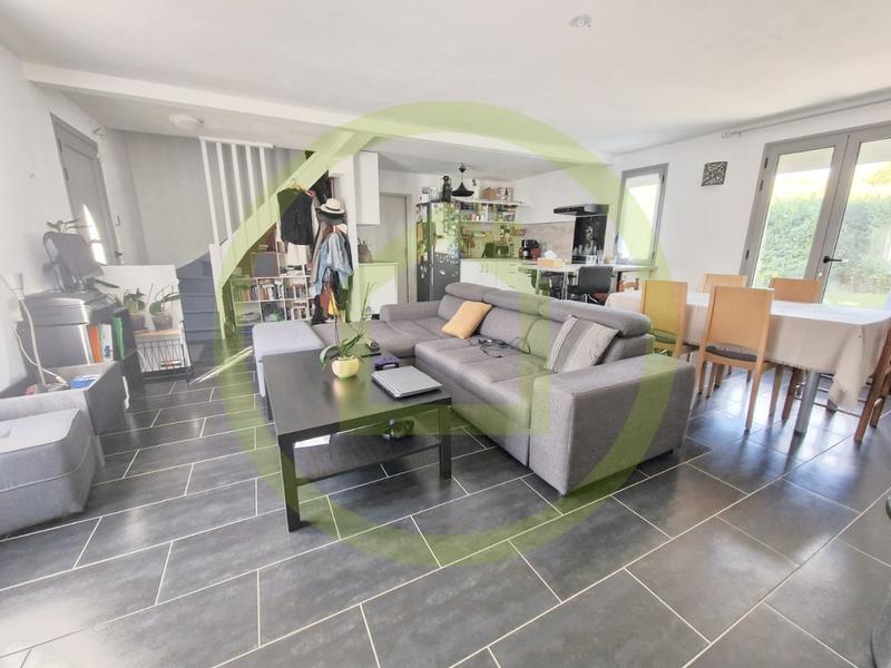 Maison - 96 m² - 6 pièces