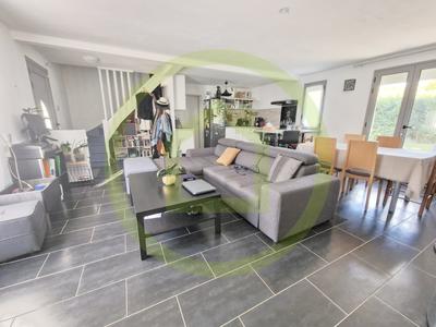 Maison - 96 m² - 6 pièces