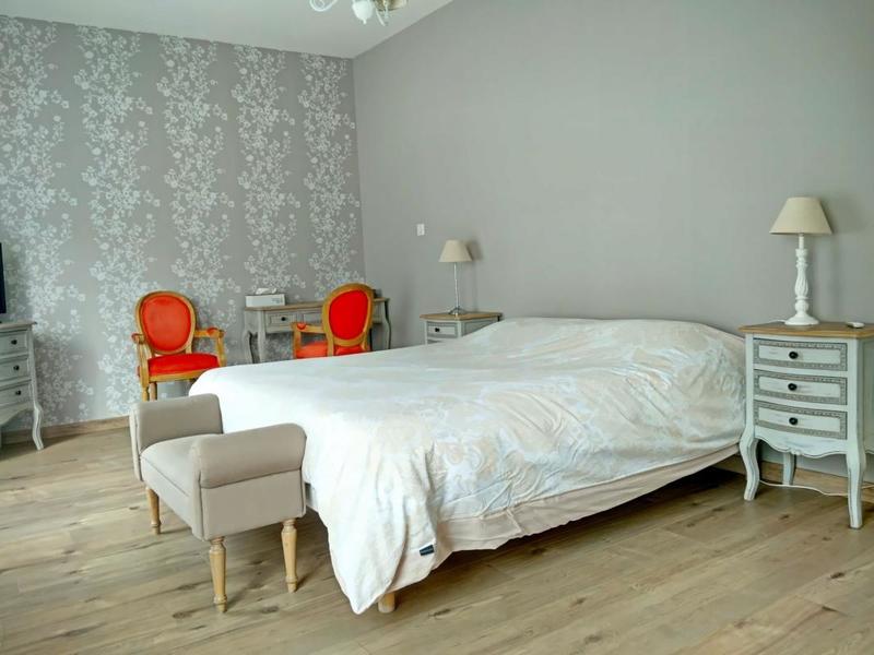 Propriété - 310 m² - 7 pièces