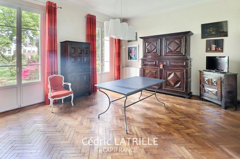 Maison bourgeoise - 272 m² - 11 pièces