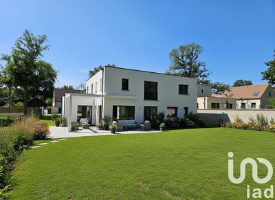 Maison - 218 m² - 8 pièces