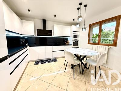 Maison - 138 m² - 6 pièces