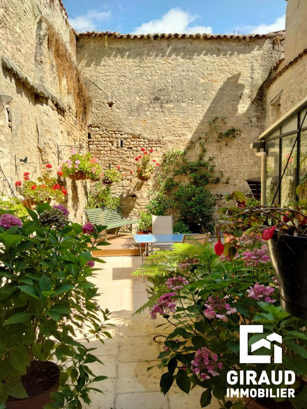 Maison ancienne - 178 m² - 8 pièces