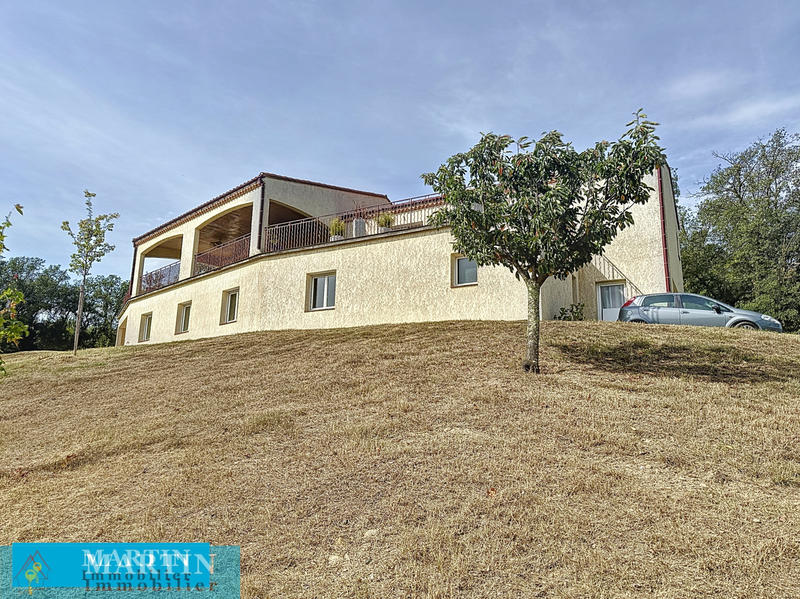 Villa - 325 m² - 10 pièces