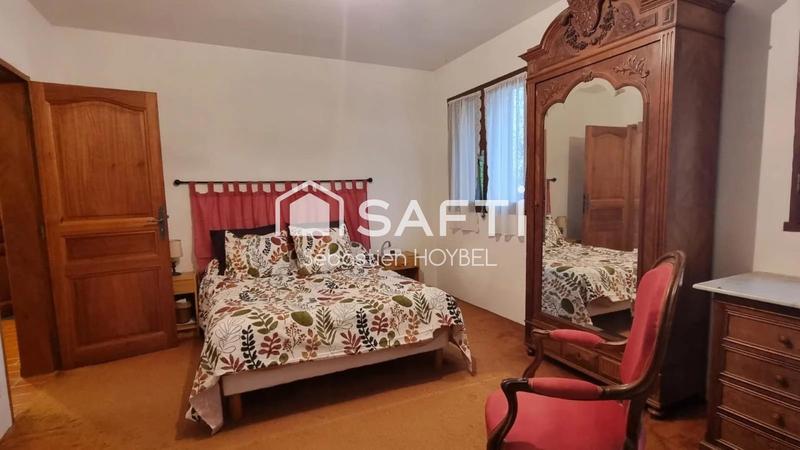 Maison - 227 m² - 7 pièces