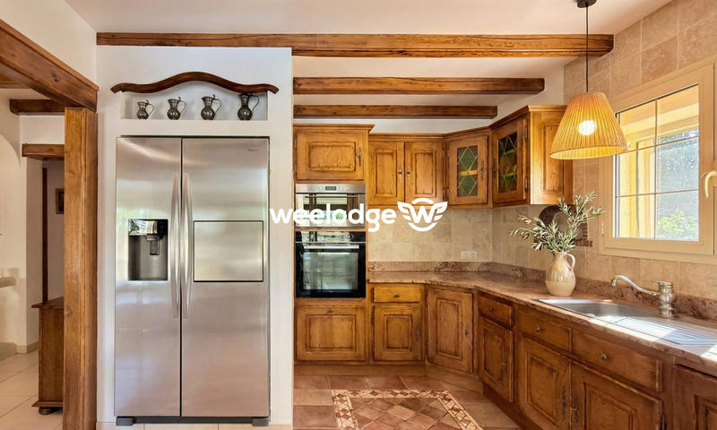 Maison traditionnelle - 225 m² - 9 pièces