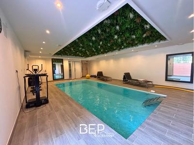 Villa - 265 m² - 7 pièces