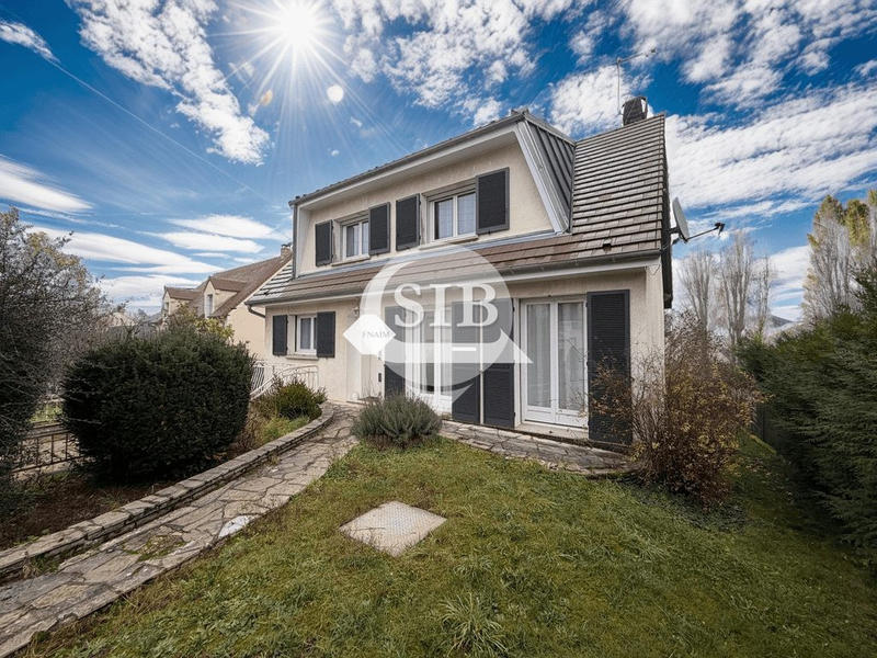 Maison - 99 m² - 5 pièces