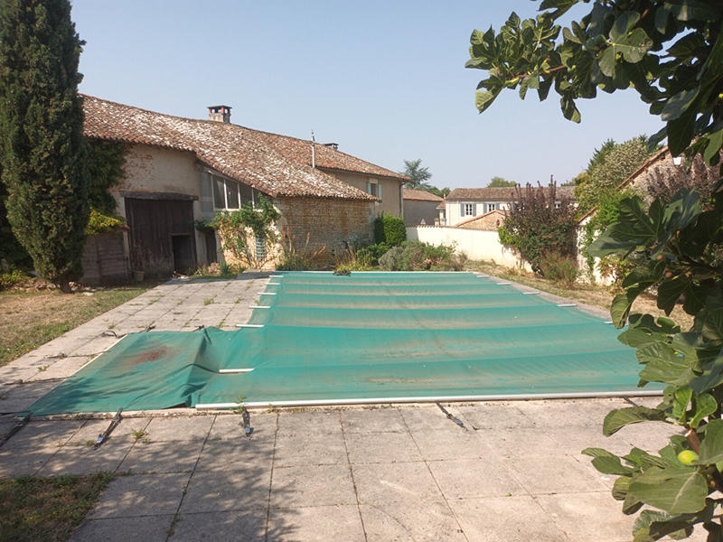 Maison - 220 m² - 8 pièces