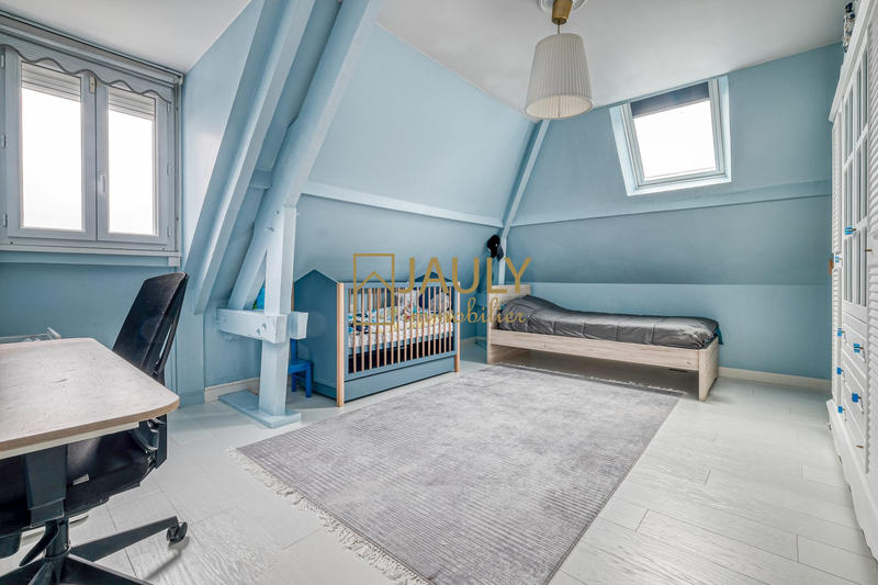 Maison - 340 m² - 10 pièces