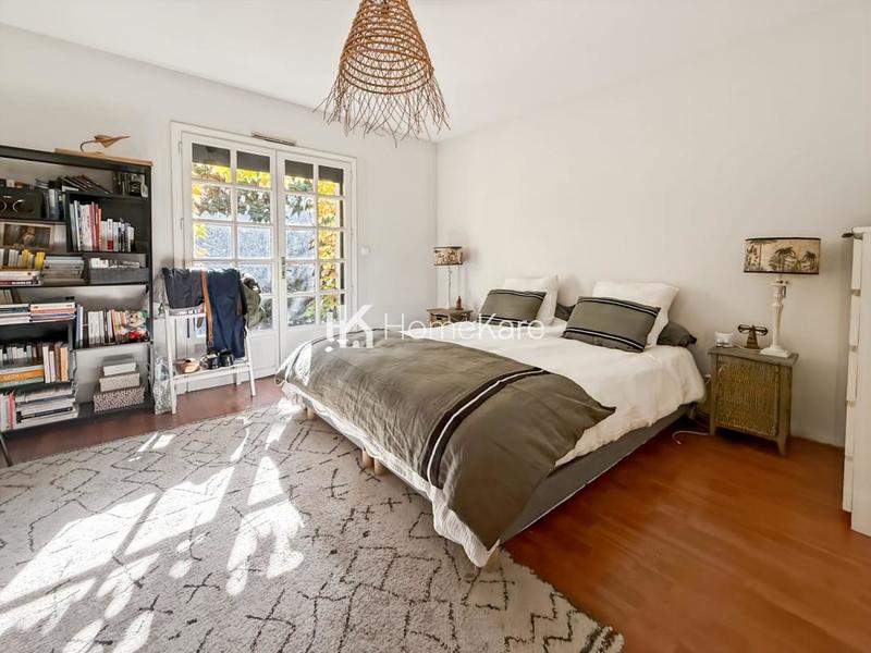 Villa - 250 m² - 8 pièces