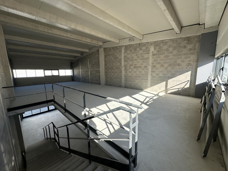 Local d'activités - 290 m²