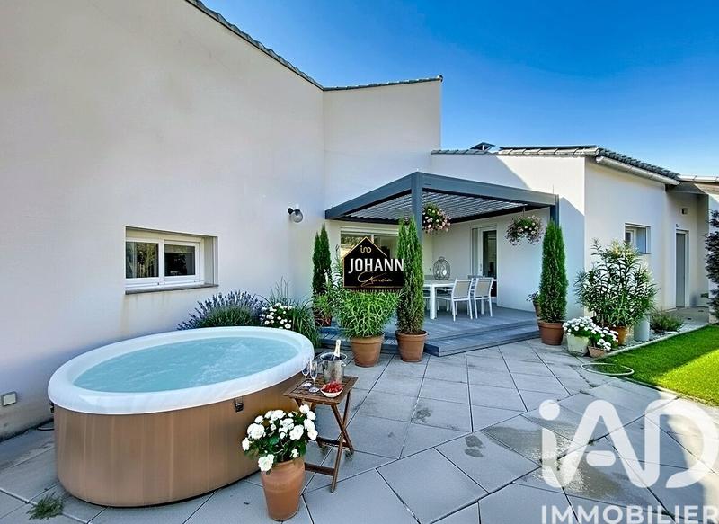 Maison de maîtres - 335 m² - 11 pièces