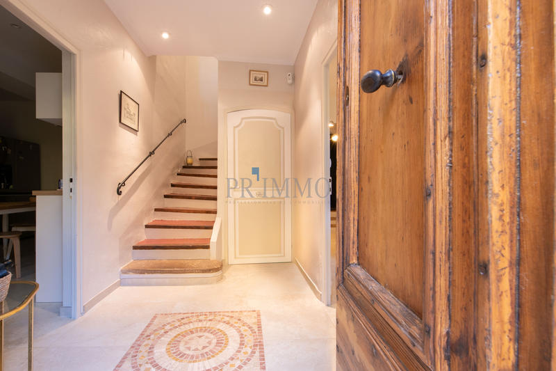 Maison - 201 m² - 5 pièces